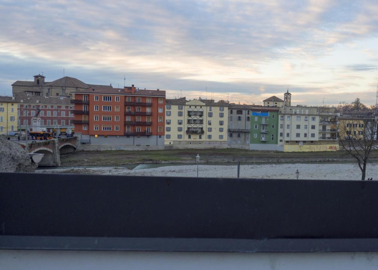Suite Sul Fiume Parma Exteriör bild
